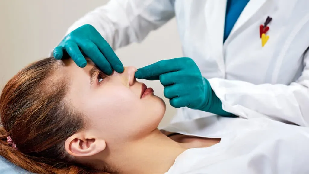 تجميل الأنف الافطس
