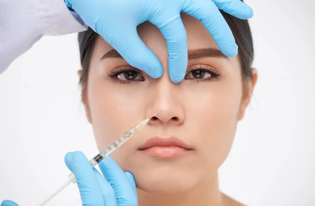 تجميل الأنف  بالإبر