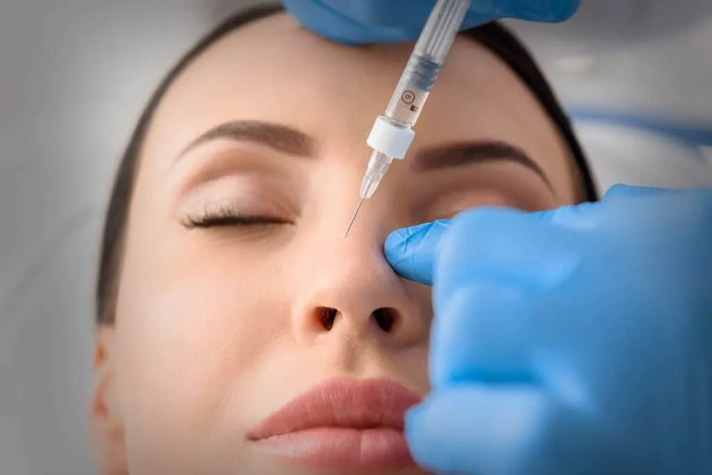 تجميل الأنف بالإبر